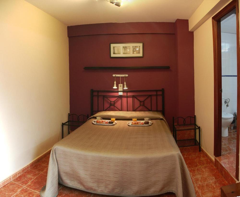 Hostal Jentoft Севиля Екстериор снимка
