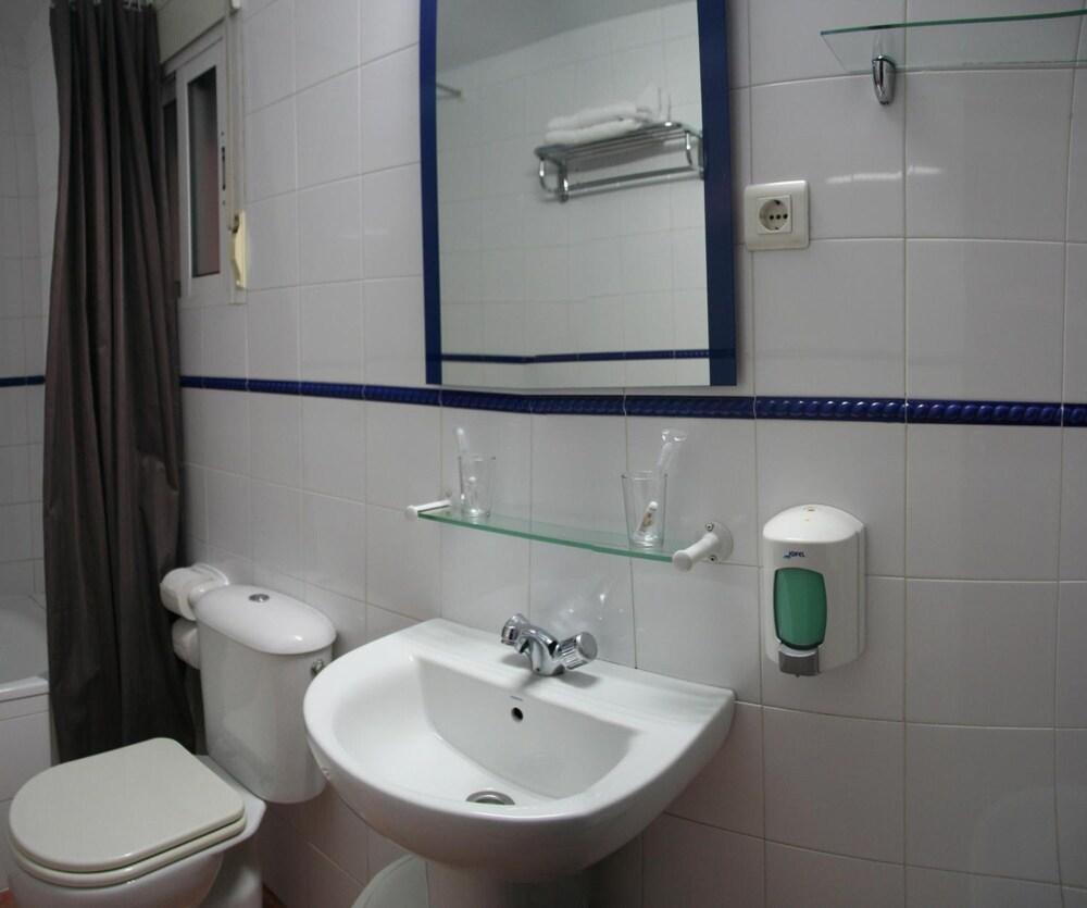 Hostal Jentoft Севиля Екстериор снимка