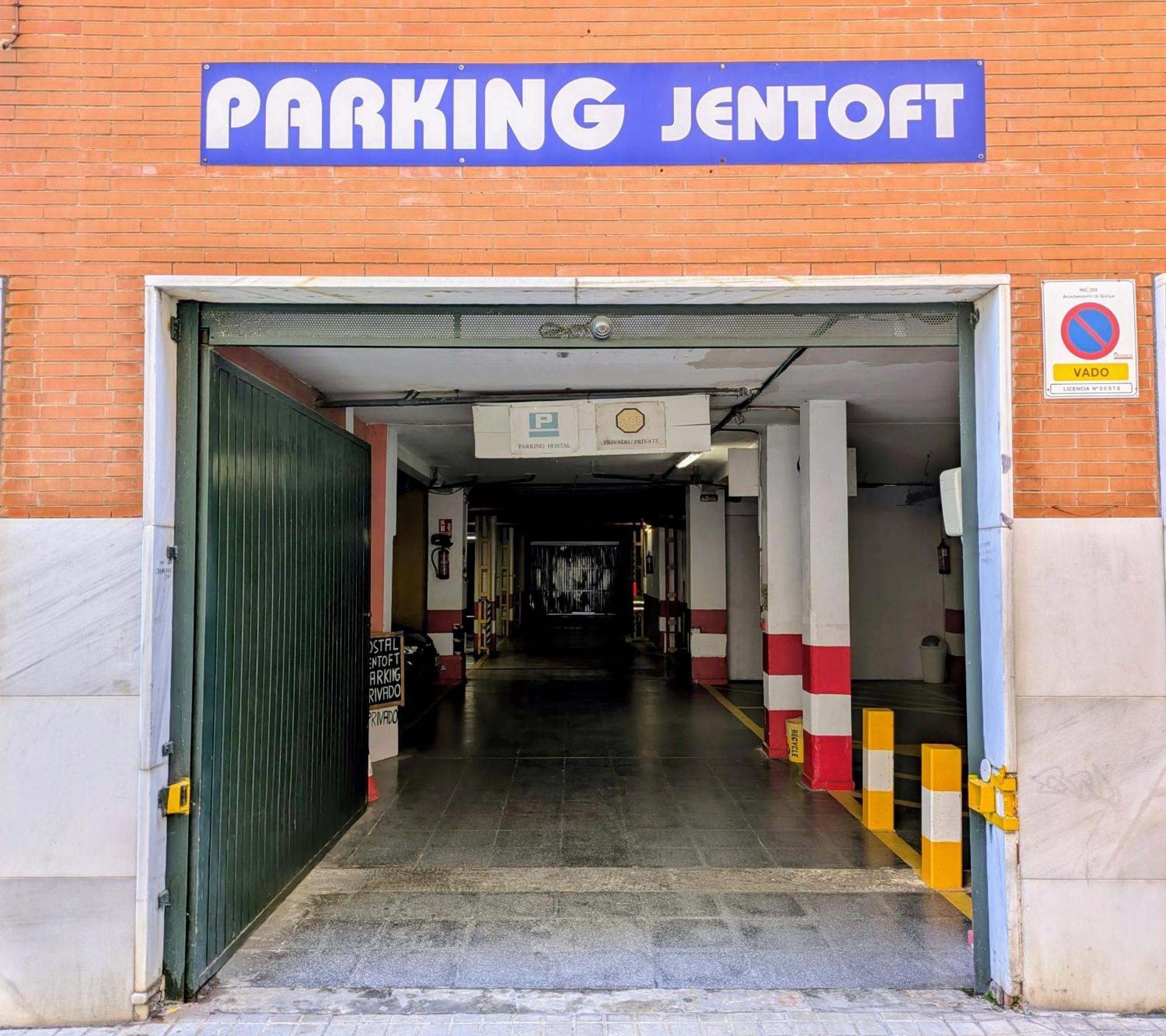 Hostal Jentoft Севиля Екстериор снимка