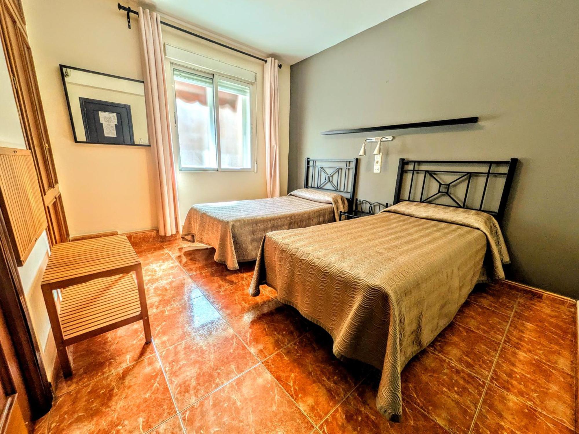 Hostal Jentoft Севиля Екстериор снимка