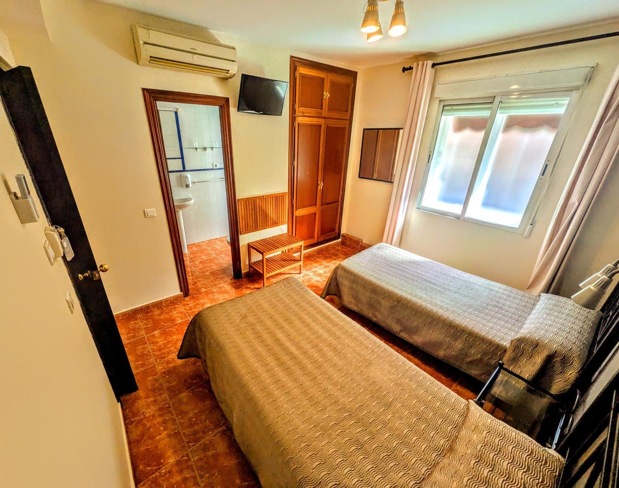 Hostal Jentoft Севиля Екстериор снимка