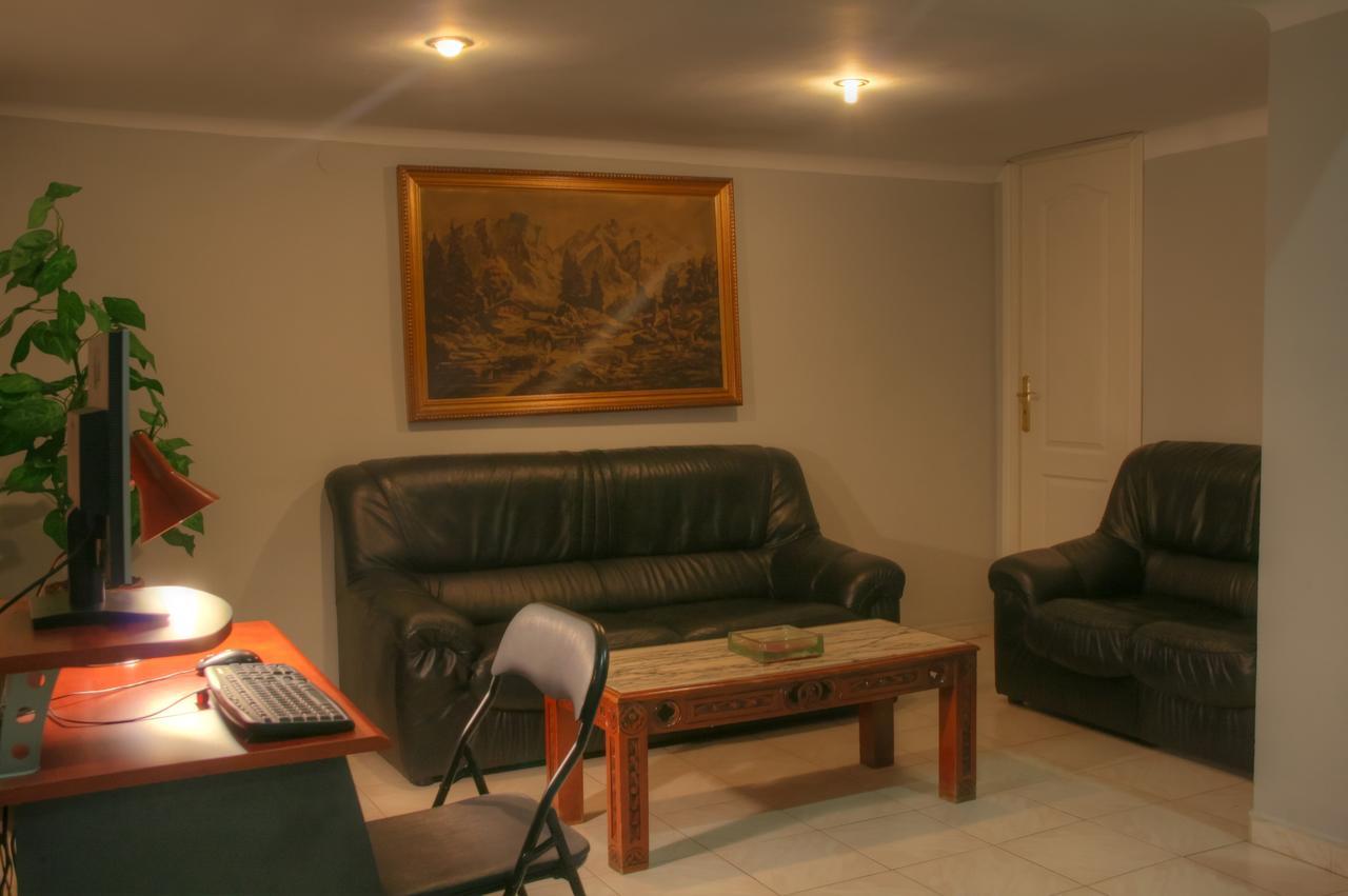 Hostal Jentoft Севиля Екстериор снимка