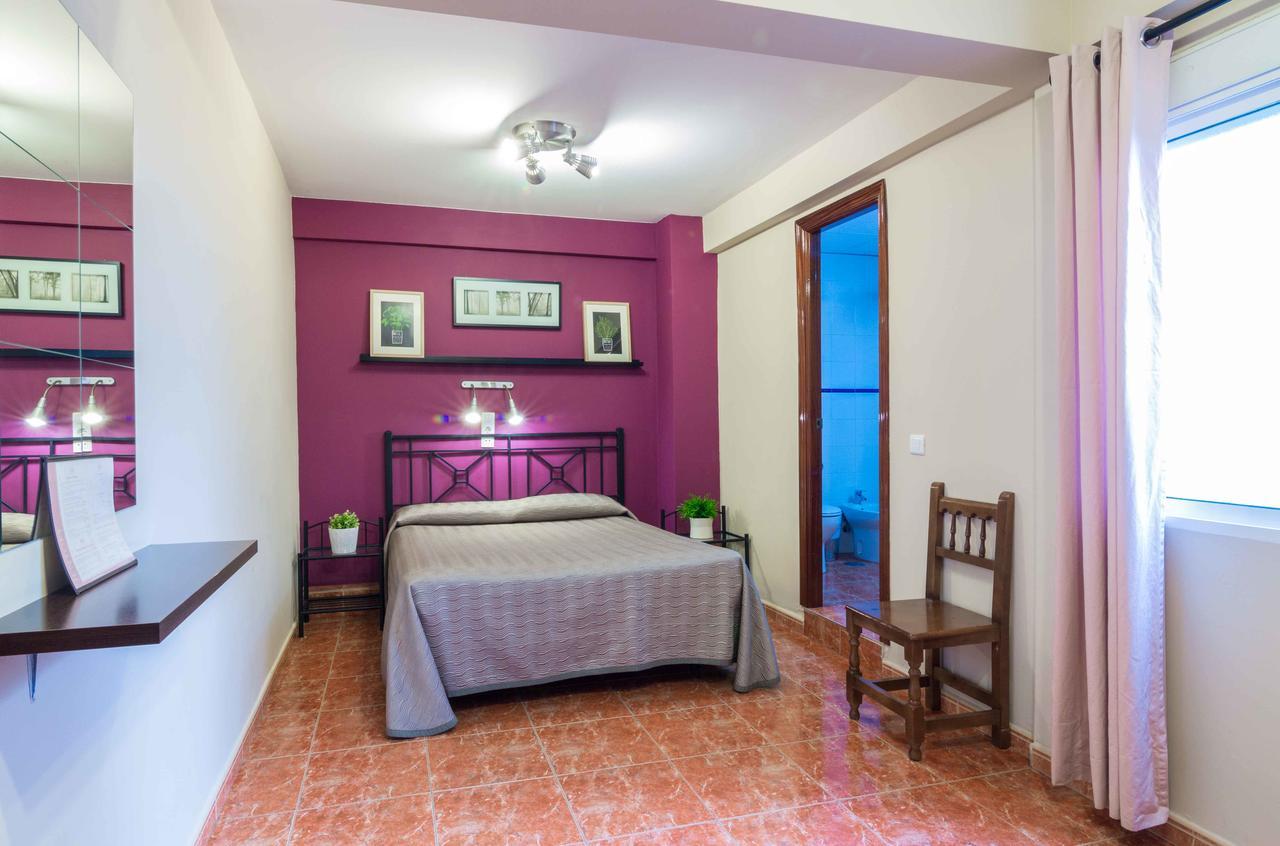 Hostal Jentoft Севиля Екстериор снимка