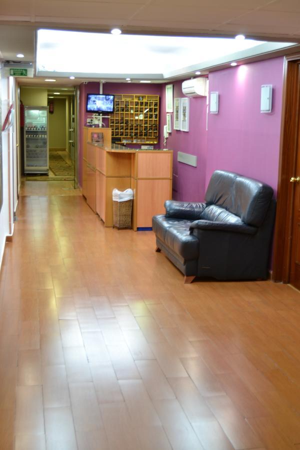 Hostal Jentoft Севиля Екстериор снимка