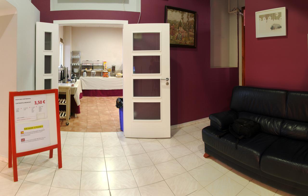 Hostal Jentoft Севиля Екстериор снимка