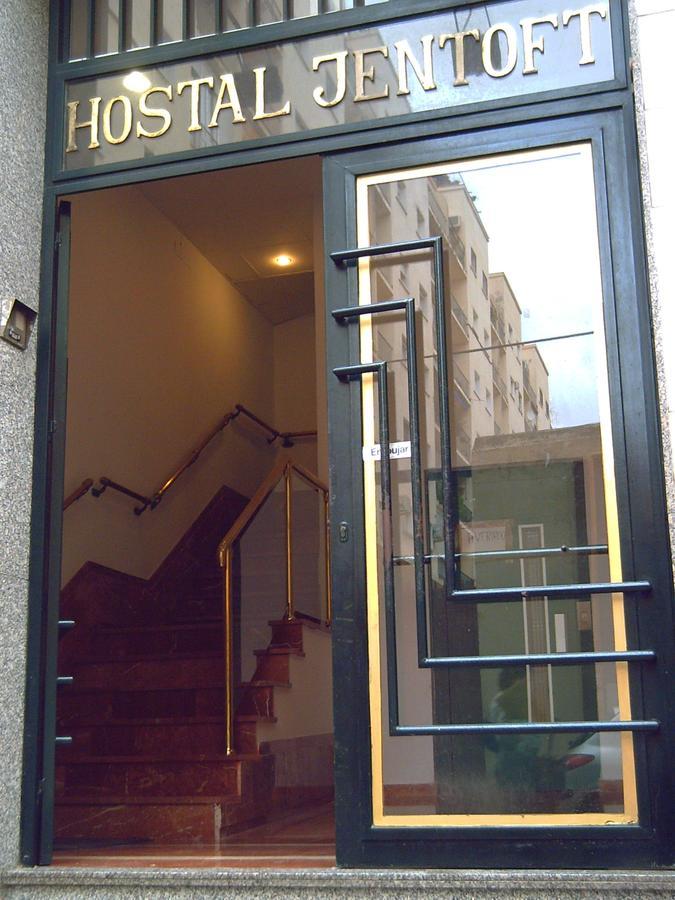 Hostal Jentoft Севиля Екстериор снимка