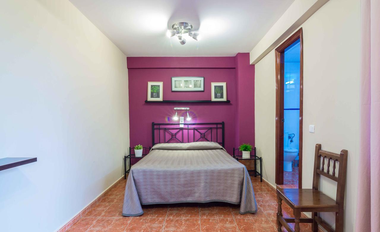 Hostal Jentoft Севиля Екстериор снимка