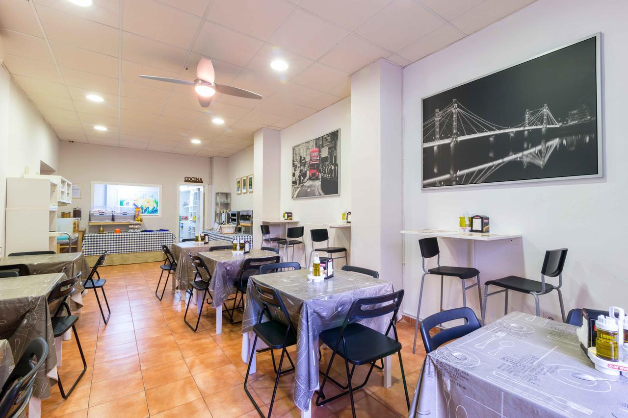 Hostal Jentoft Севиля Екстериор снимка